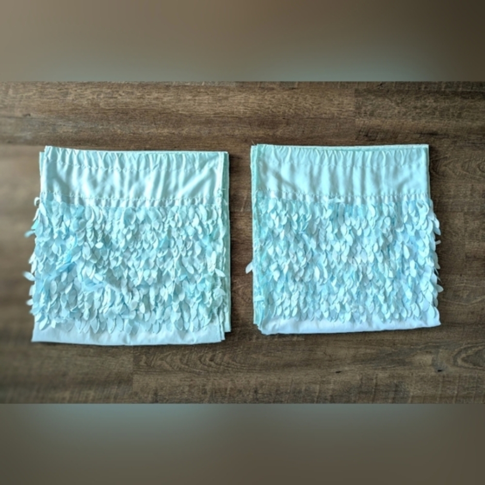 🐰Sea Foam Ruffle Curtain Set - Picture 2 of 5